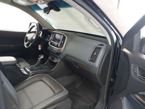 Used 2022 Chevrolet Colorado Z71 w/ Z71 Midnight Edition image 29