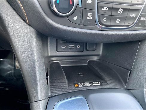 Used 2021 Chevrolet Equinox Premier image 32