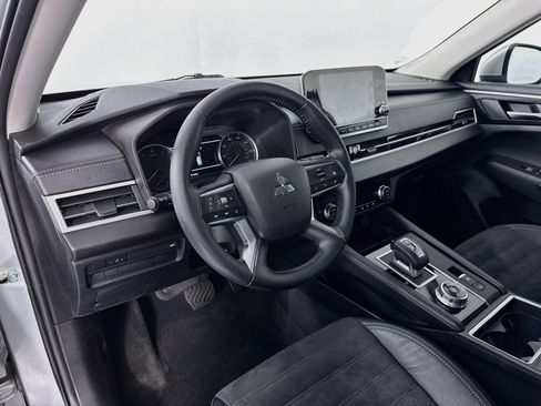 Used 2022 Mitsubishi Outlander SEL Black Edition FWD image 9