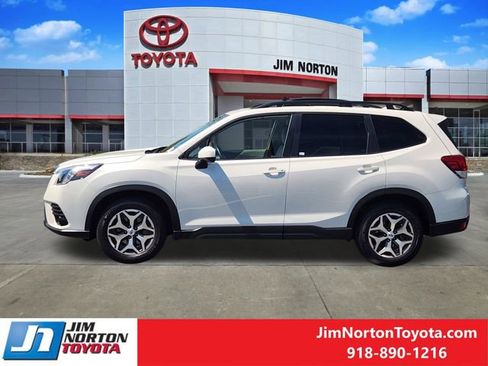 Used 2023 Subaru Forester Premium AWD/4WD image 5