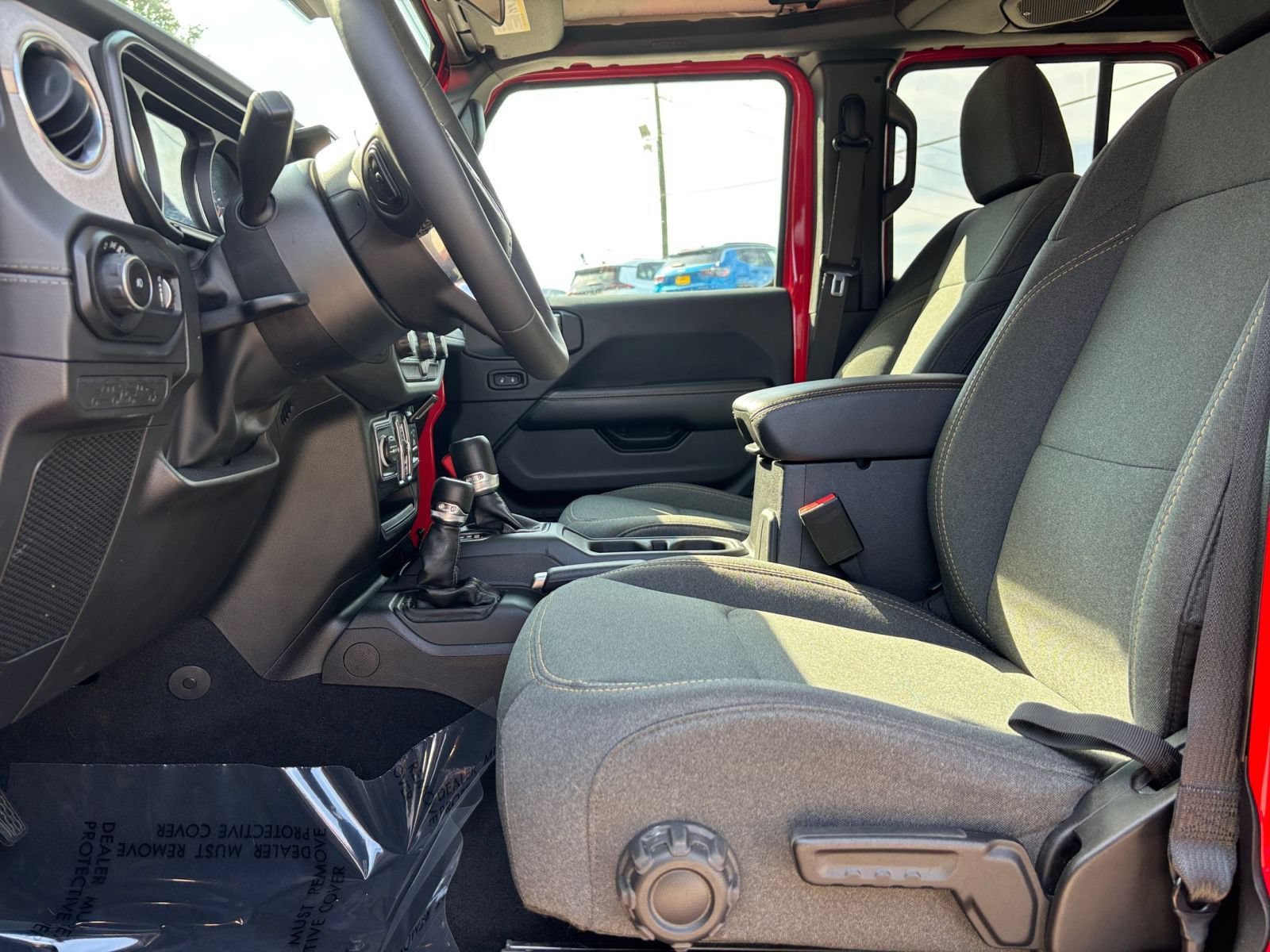 Used 2025 Jeep Wrangler Unlimited Sahara AWD/4WD image 25