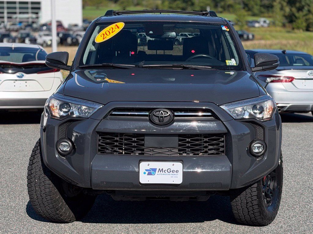 Used 2024 Toyota 4Runner SR5 Premium w/ Moonroof Package AWD/4WD image 2