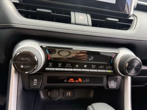 Used 2025 Toyota RAV4 XLE image 15