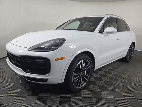 Used 2021 Porsche Cayenne Turbo AWD/4WD image 2