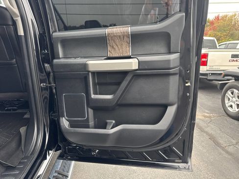 Used 2017 Ford F250 Lariat w/ Chrome Package image 25