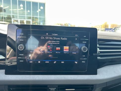 Used 2025 Volkswagen Jetta SE image 25