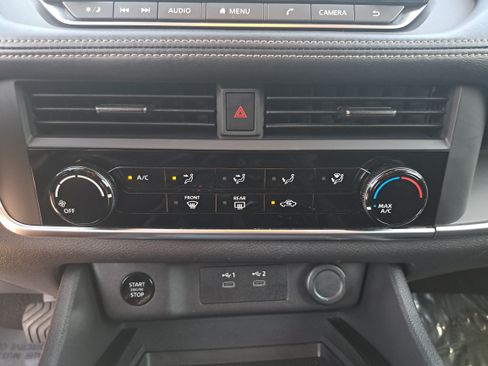 Used 2024 Nissan Rogue S AWD/4WD image 20