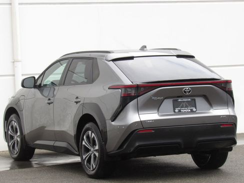 Used 2024 Toyota bZ4X XLE w/ Weather Package image 5