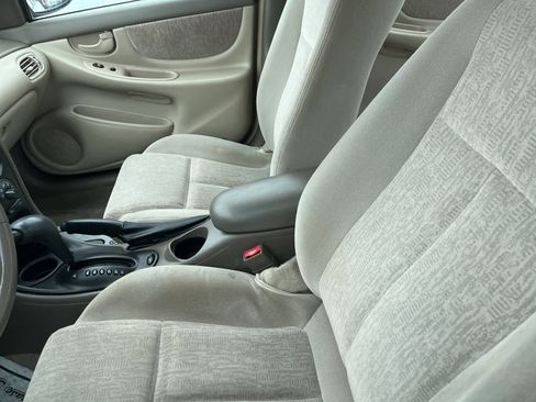 Used 2004 Oldsmobile Alero GL image 22