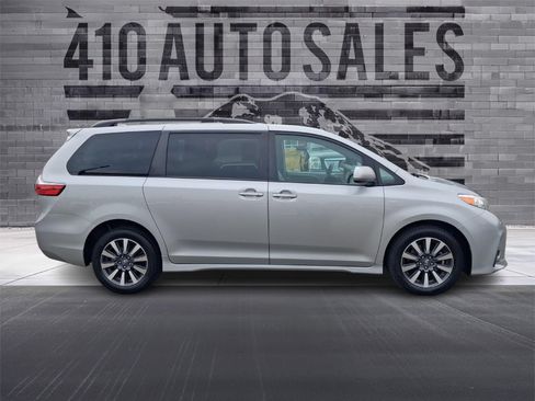 Used 2020 Toyota Sienna XLE Premium AWD/4WD image 2