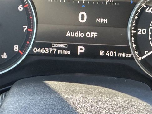 Used 2024 Mitsubishi Outlander SE image 14