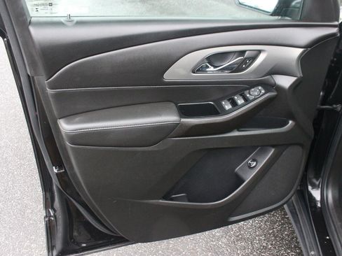Used 2023 Chevrolet Traverse LT w/ LPO, Cargo Package AWD/4WD image 13