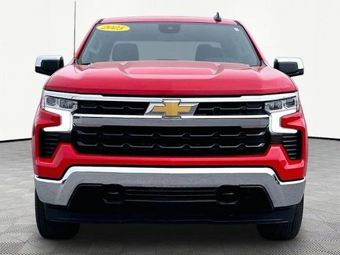 Used 2025 Chevrolet Silverado 1500 LT image 2