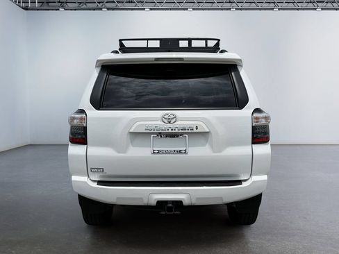 Used 2023 Toyota 4Runner SR5 AWD/4WD image 4