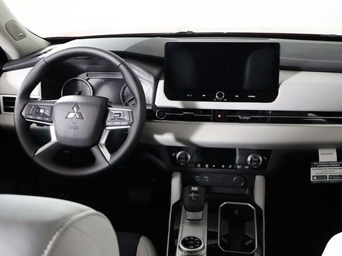 New 2025 Mitsubishi Outlander SE AWD/4WD image 35