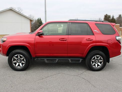 Used 2022 Toyota 4Runner TRD Off-Road Premium image 6