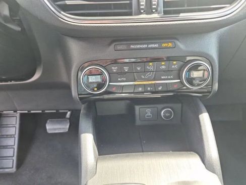 Used 2021 Ford Escape Titanium FWD image 21
