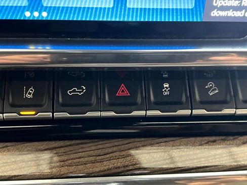 Used 2024 Chevrolet Silverado 2500 LT image 47