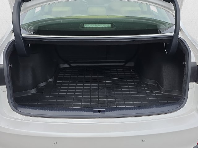 Used 2018 Lexus IS 300 AWD w/ Comfort Package image 12