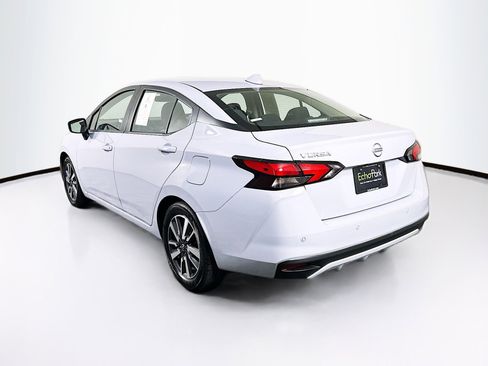 Used 2025 Nissan Versa SV image 5