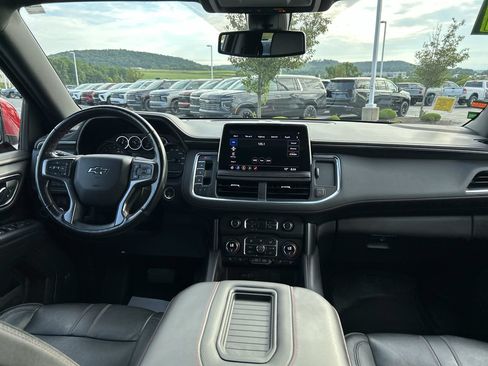 Used 2021 Chevrolet Suburban RST w/ Luxury Package AWD/4WD image 17