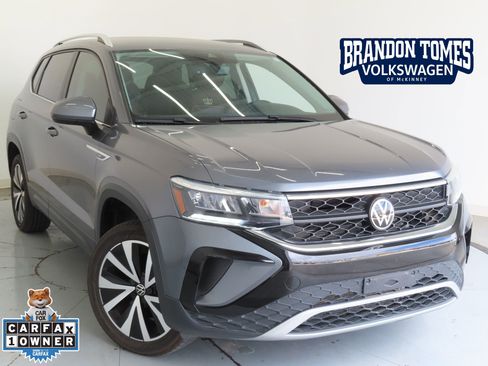 Used 2024 Volkswagen Taos SE image 1
