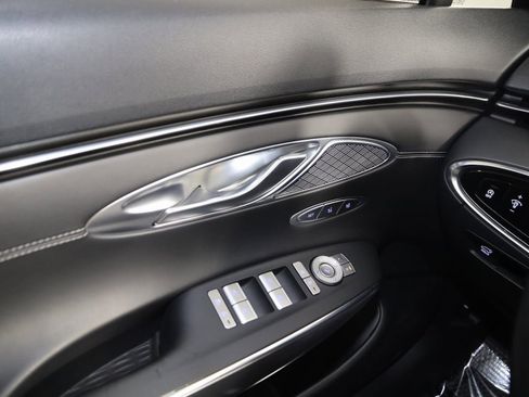 Used 2022 Genesis GV70 2.5T w/ Select Package image 34