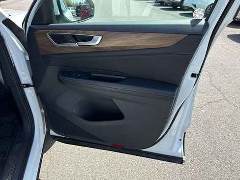 Used 2024 Volkswagen Atlas SE image 7