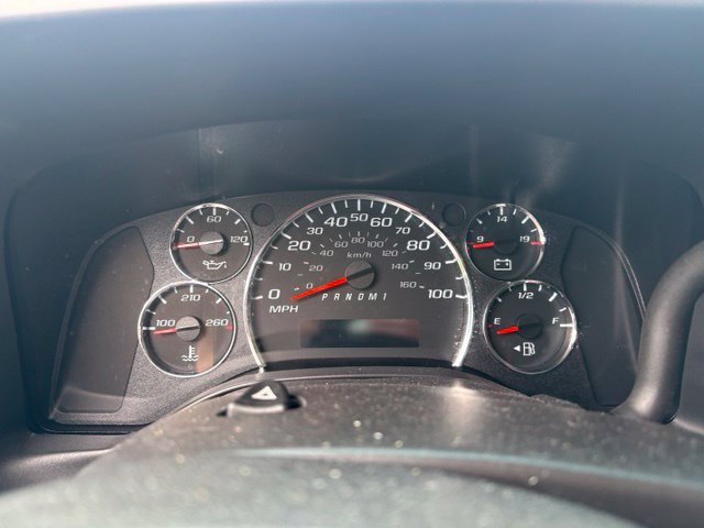 Used 2025 Chevrolet Express 2500 w/ Driver Convenience Package RWD image 35