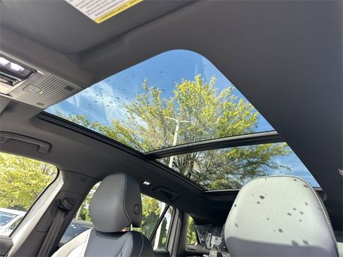 New 2025 Volkswagen Tiguan SE R-Line image 20