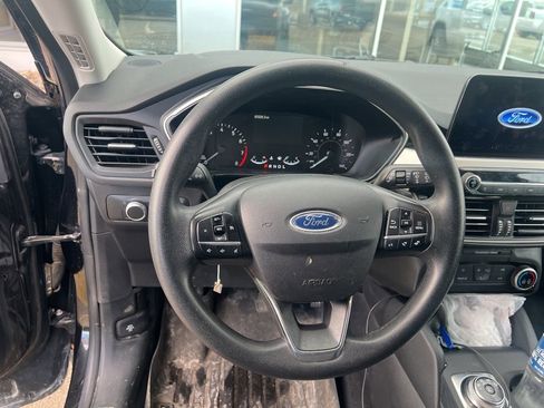 Used 2021 Ford Escape SE image 9