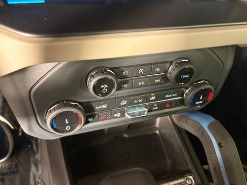 Certified 2022 Ford Bronco Wildtrak AWD/4WD image 19