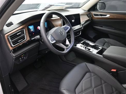 New 2026 Volkswagen Atlas SE image 18