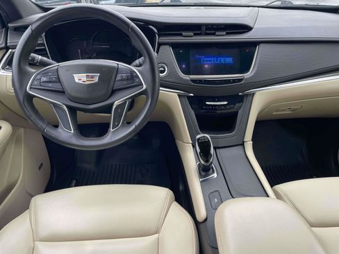 Used 2017 Cadillac XT5 FWD image 7