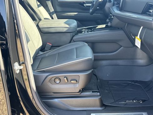 New 2026 Chevrolet Tahoe Premier w/ Sun And Tow Package AWD/4WD image 13