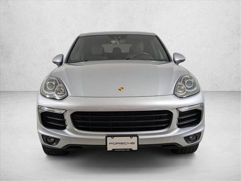 Used 2017 Porsche Cayenne S AWD/4WD image 6