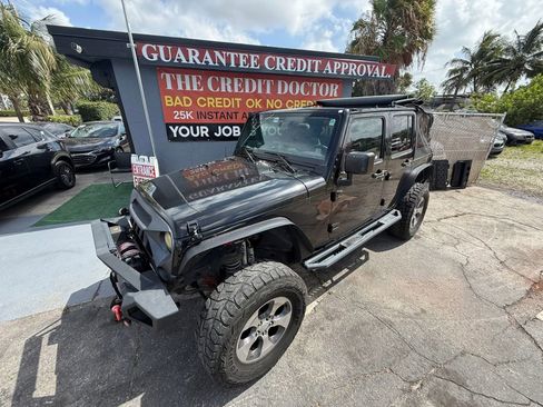 Used 2016 Jeep Wrangler Unlimited Sahara w/ Max Tow Package AWD/4WD image 20