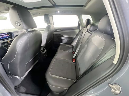 Used 2023 Volkswagen Taos SE image 24