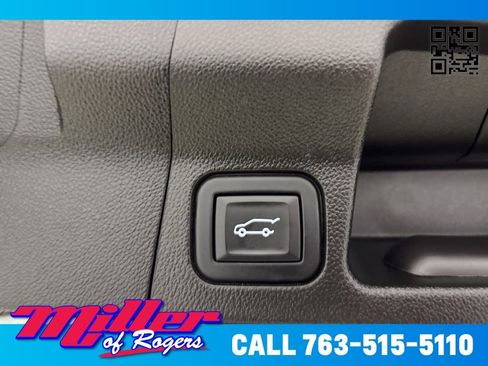 Used 2023 GMC Acadia SLE w/ Driver Convenience Package image 33