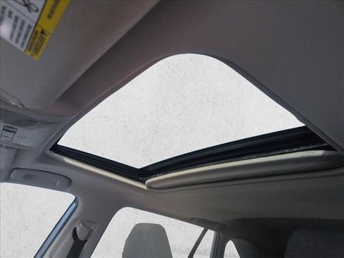 Used 2022 Toyota RAV4 XLE w/ Convenience Package image 16