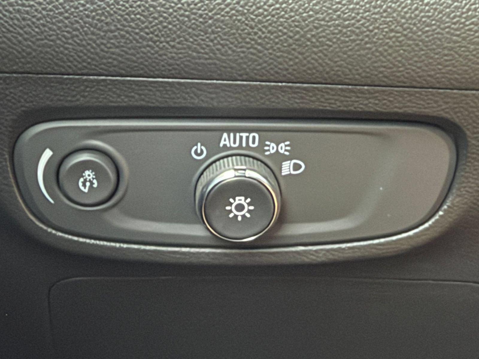 Used 2026 Buick Encore GX Preferred AWD/4WD image 31