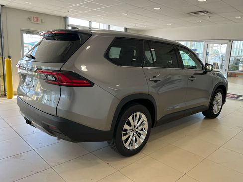 New 2026 Toyota Grand Highlander Platinum AWD/4WD image 6
