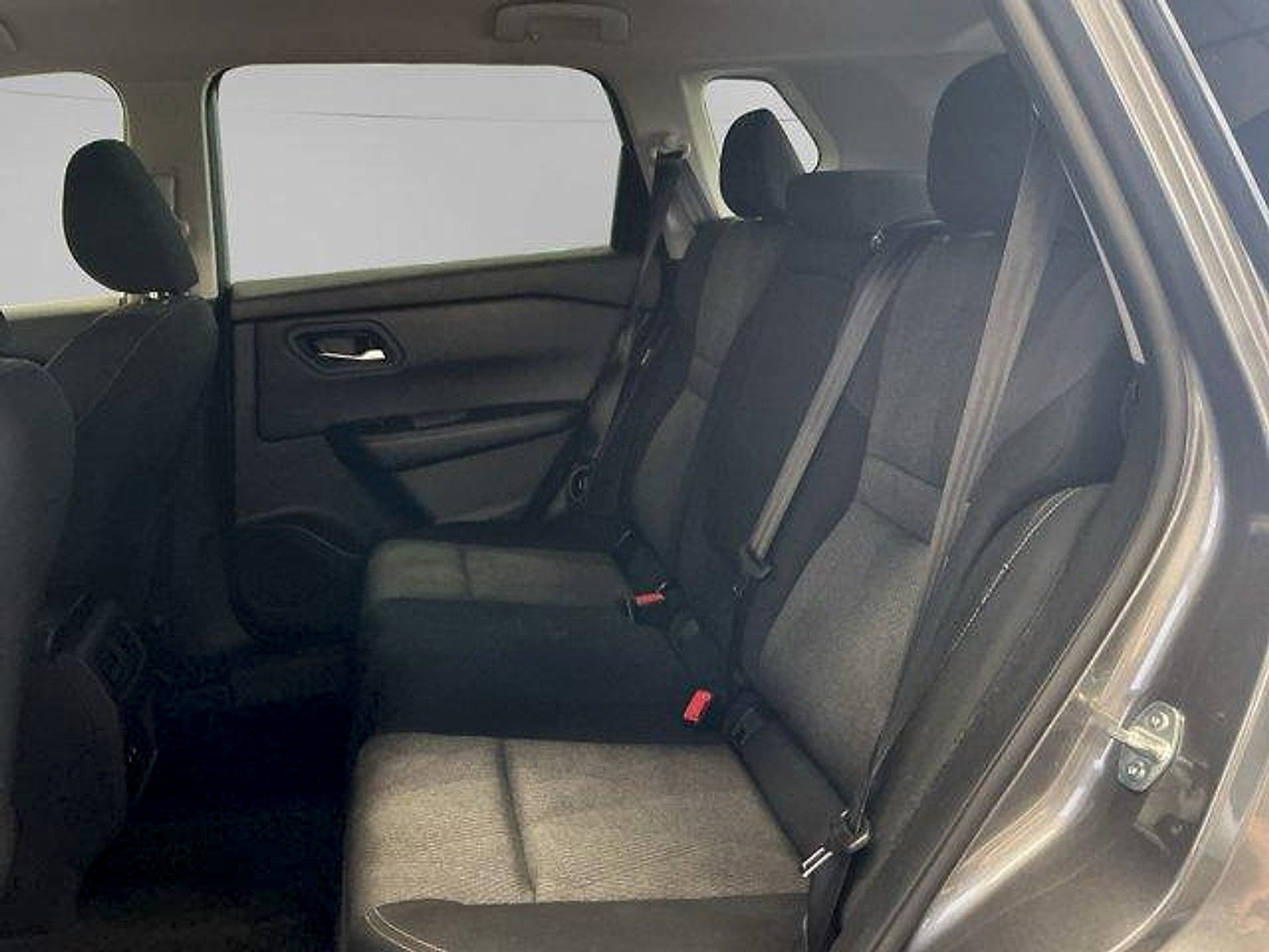 Used 2025 Nissan Rogue SV AWD/4WD image 13