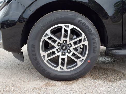 New 2026 Ford Expedition Active RWD image 27