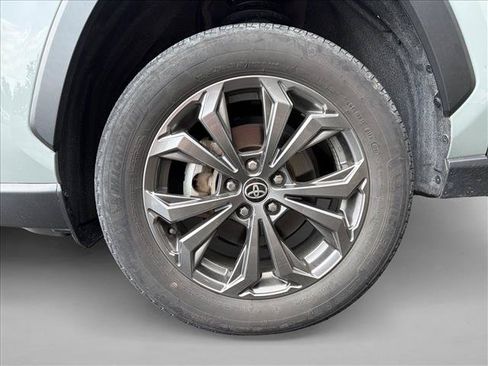 Used 2023 Toyota RAV4 XLE Premium AWD/4WD image 9