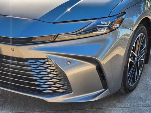 Used 2025 Toyota Camry XLE image 16