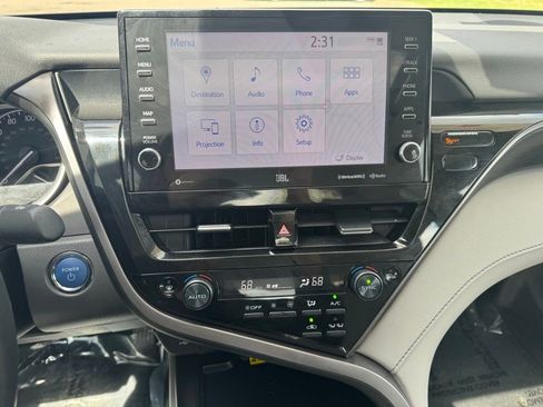 Used 2024 Toyota Camry XLE w/ Navigation Package FWD image 31