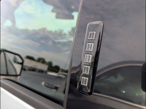 Used 2017 Ford F150 XLT w/ Equipment Group 302A Luxury AWD/4WD image 20