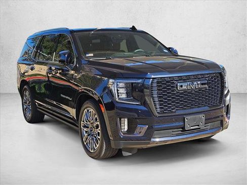 Used 2023 GMC Yukon Denali Ultimate image 3