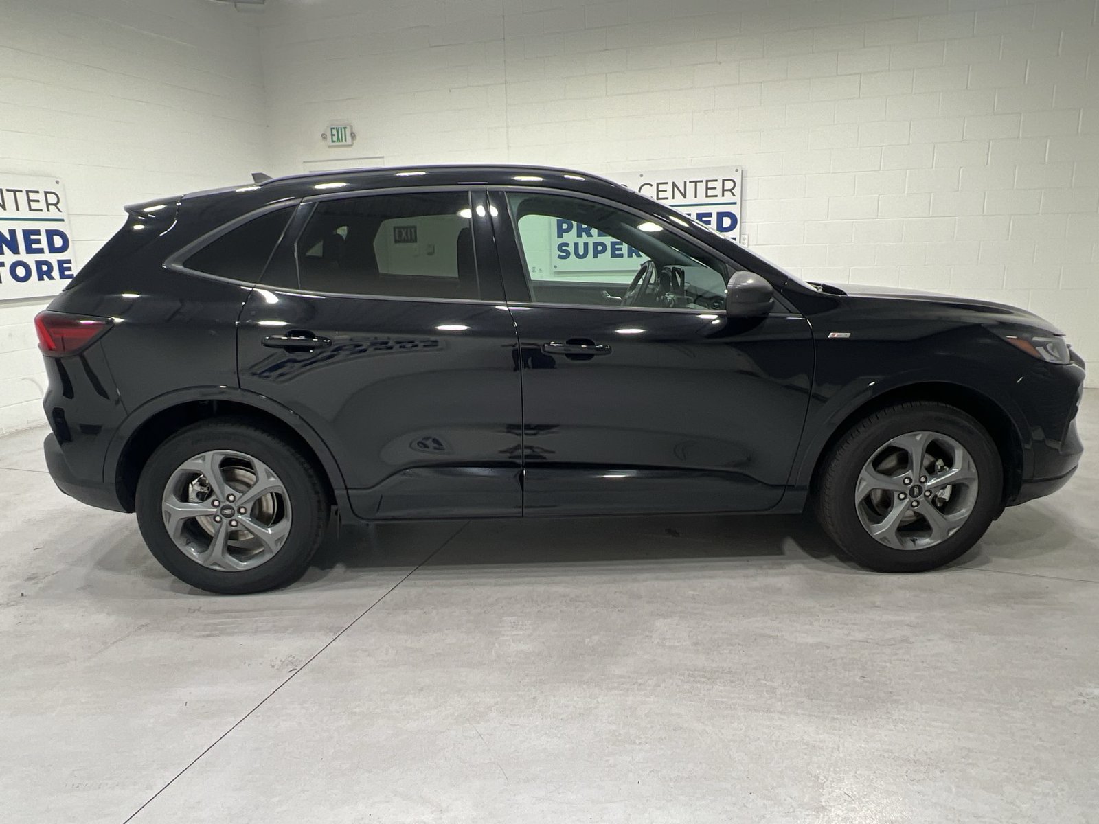 Used 2024 Ford Escape ST-Line AWD/4WD image 9